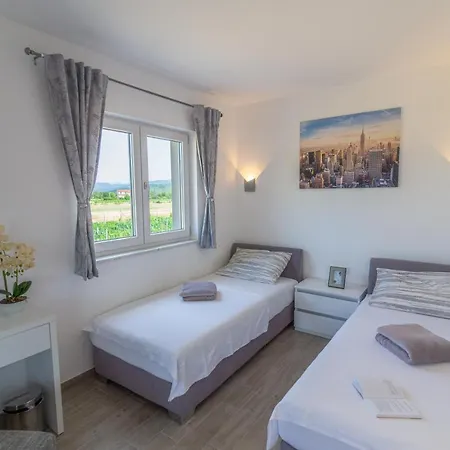 Willa Antea - Privat Heated Pool, Brand New Villa, Relaxing, Rural Near Sea Imotski