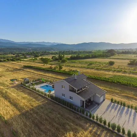 Antea - Privat Heated Pool, Brand New Villa, Relaxing, Rural Near Sea Willa Imotski