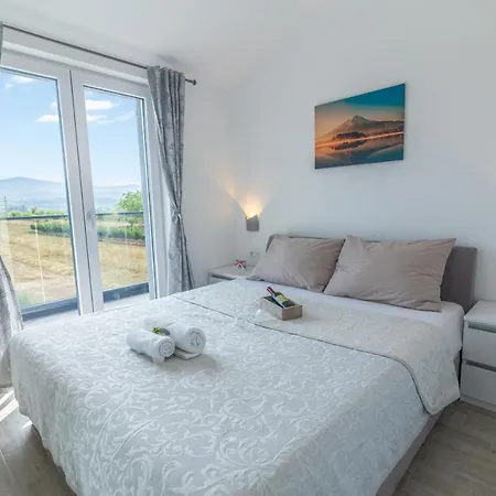 Antea - Privat Heated Pool, Brand New Villa, Relaxing, Rural Near Sea Willa Imotski