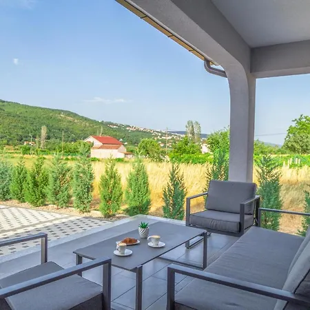 Antea - Privat Heated Pool, Brand New Villa, Relaxing, Rural Near Sea Willa Imotski