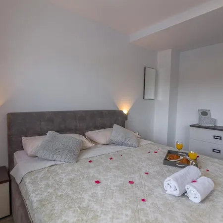 Antea - Privat Heated Pool, Brand New Villa, Relaxing, Rural Near Sea Imotski