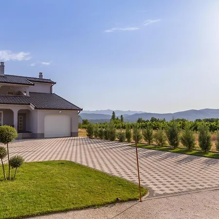 Antea - Privat Heated Pool, Brand New Villa, Relaxing, Rural Near Sea Villa Imotski